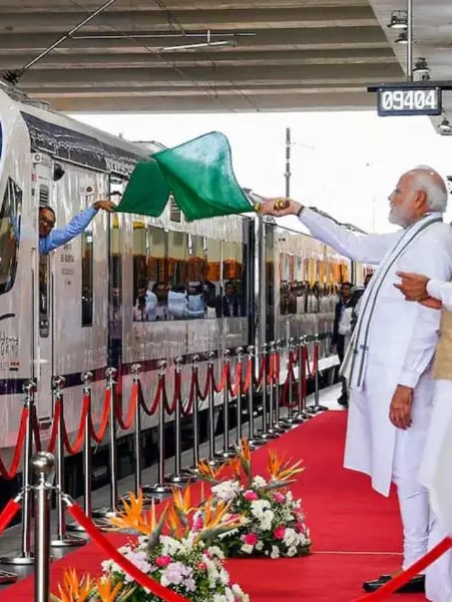দিল্লি থেকে কাশ্মীর: বন্দে ভারত এক্সপ্রেসে সরাসরি যাত্রা!