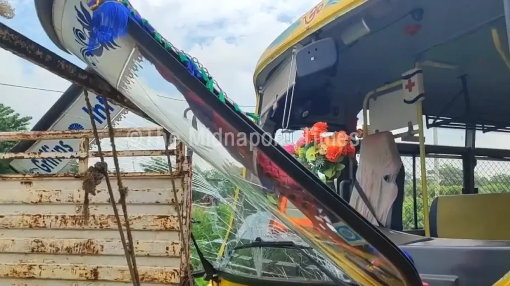 ডেবরায় গ্যাস ট্যাঙ্কার বিস্ফোরণে চাঞ্চল্য