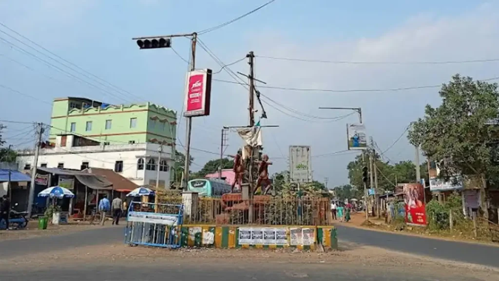 ভরদুপুরে লটারি ব্যবসায়ীর গায়ে আগুন ধরিয়ে দিল দুষ্কৃতীরা! ভয়াবহ ঘটনা মেদিনীপুরে